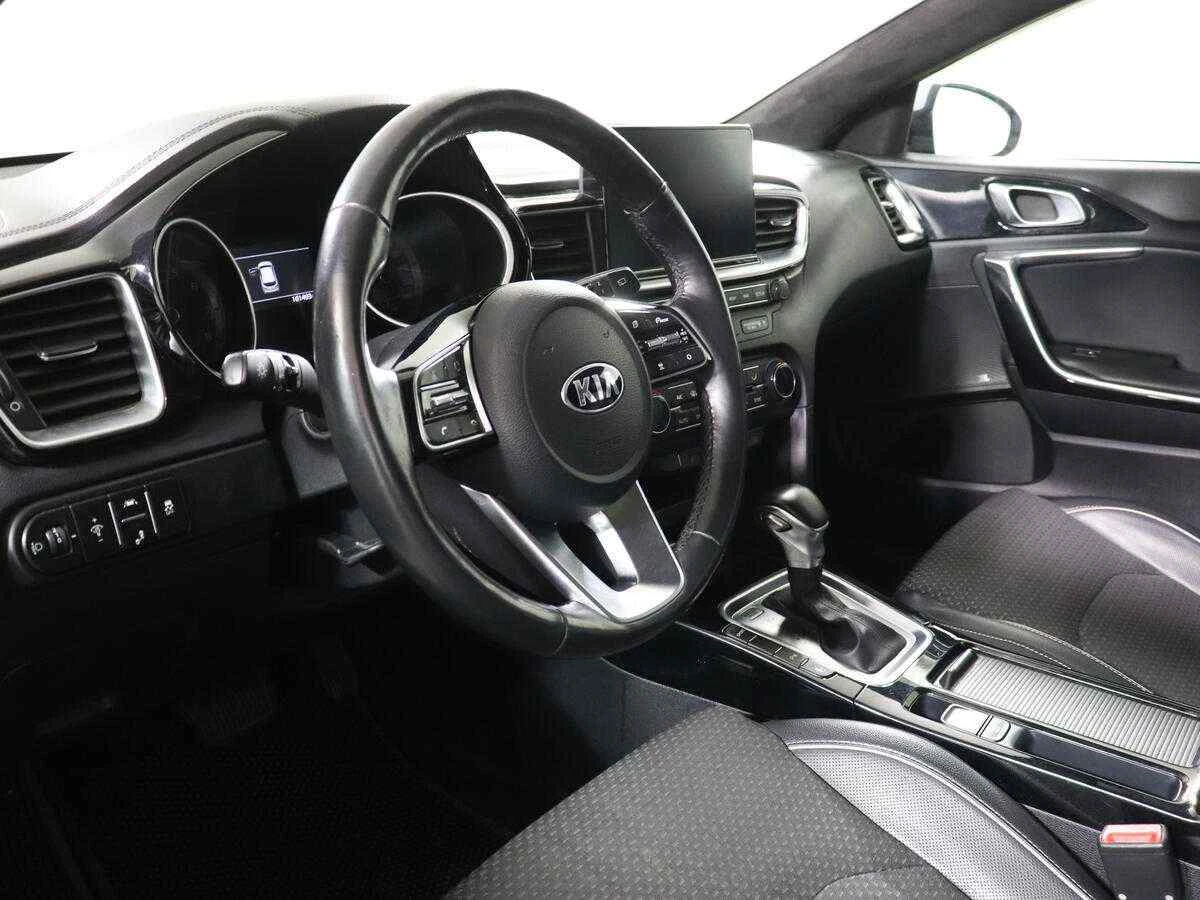 KIA Ceed, Серый, 2018, Робот, 140 л.с., цена от 1 025 000 руб.