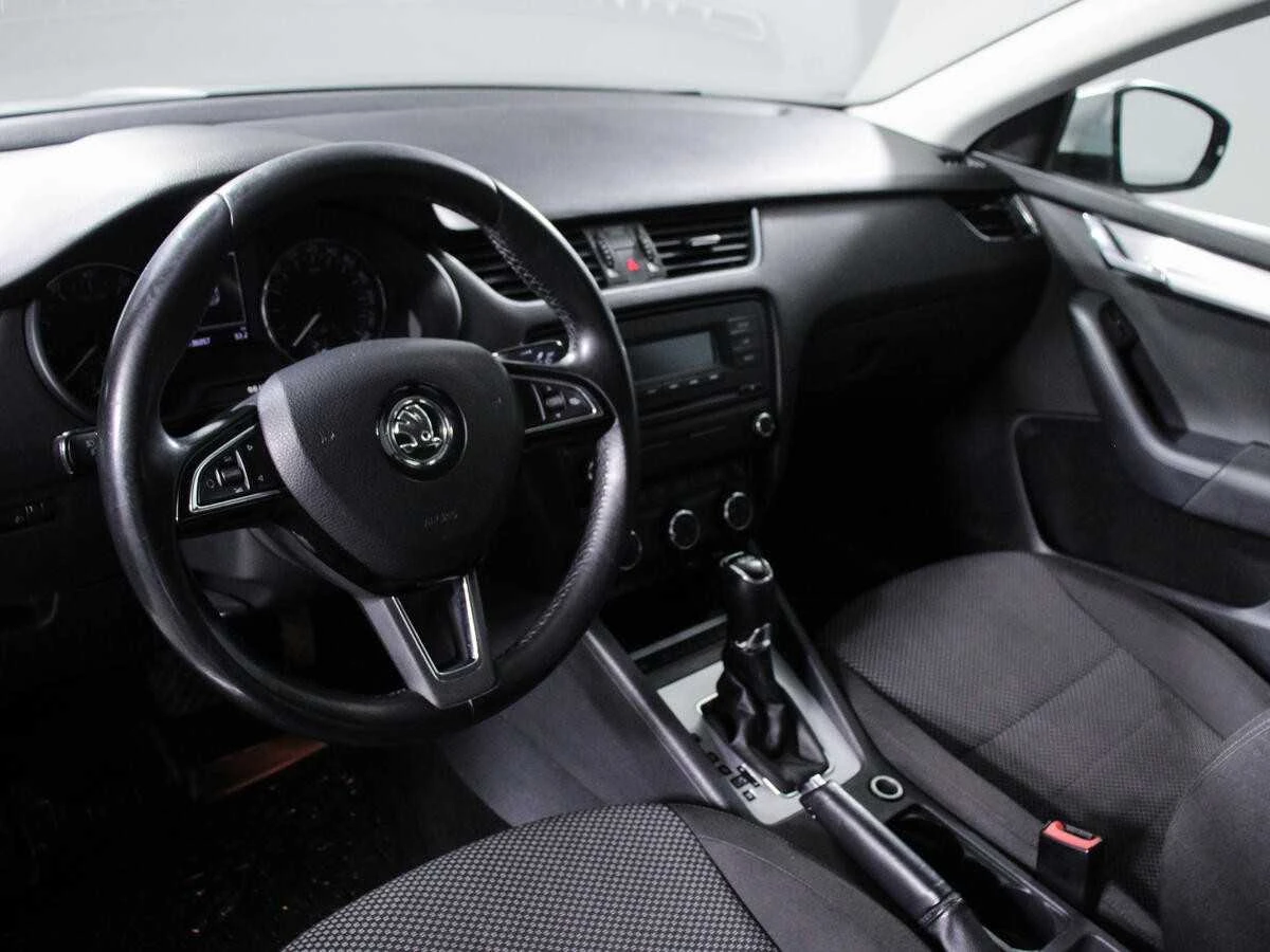 SKODA OCTAVIA, Серебряный, 2014, Робот, 105 л.с., цена от 832 000 руб.