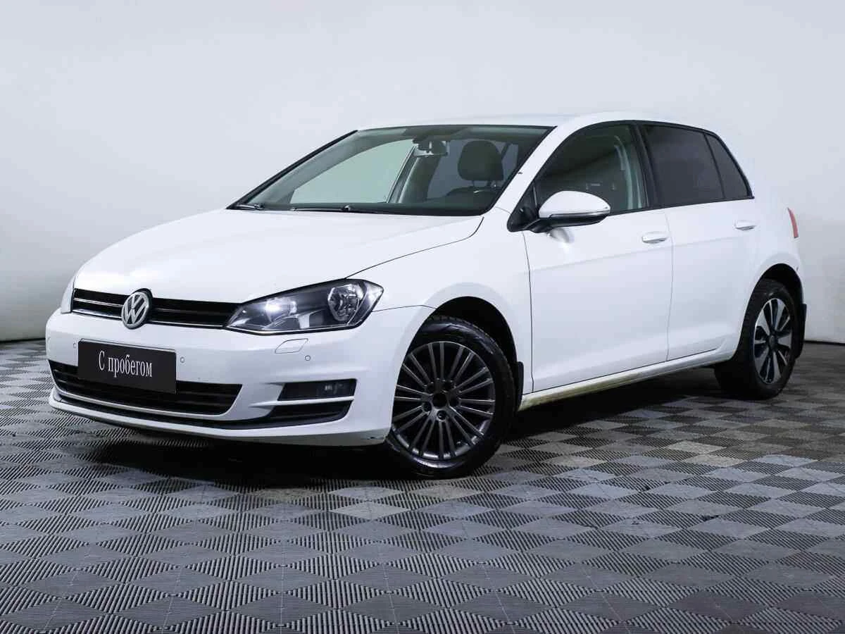 Volkswagen Golf, Белый, 2014, Робот, 105 л.с., цена от 870 000 руб.
