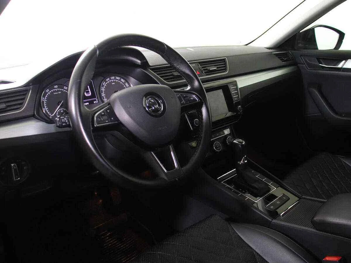 Skoda Superb, Коричневый, 2018, Робот, 180 л.с., цена от 1 569 000 руб.