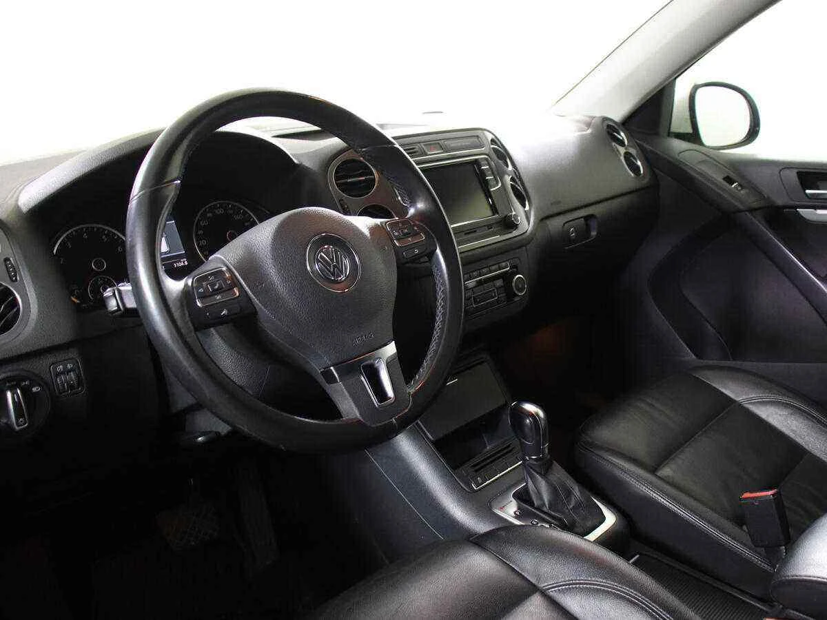 Volkswagen Tiguan, Белый, 2015, Робот, 150 л.с., цена от 1 007 000 руб.