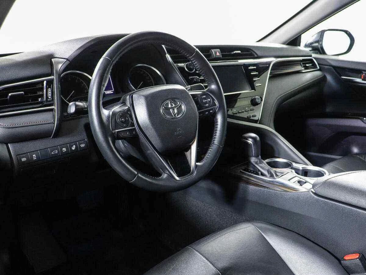 Toyota Camry, Черный, 2018, Автоматическая, 181 л.с., цена от 2 310 000 руб.