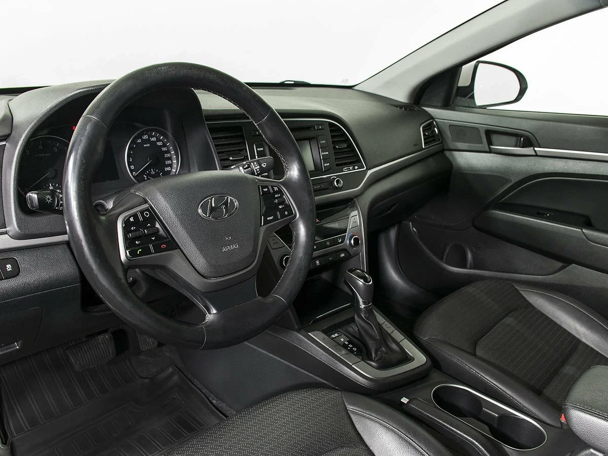 Hyundai Elantra, Белый, 2016, Автоматическая, 150 л.с., цена от 736 000 руб.