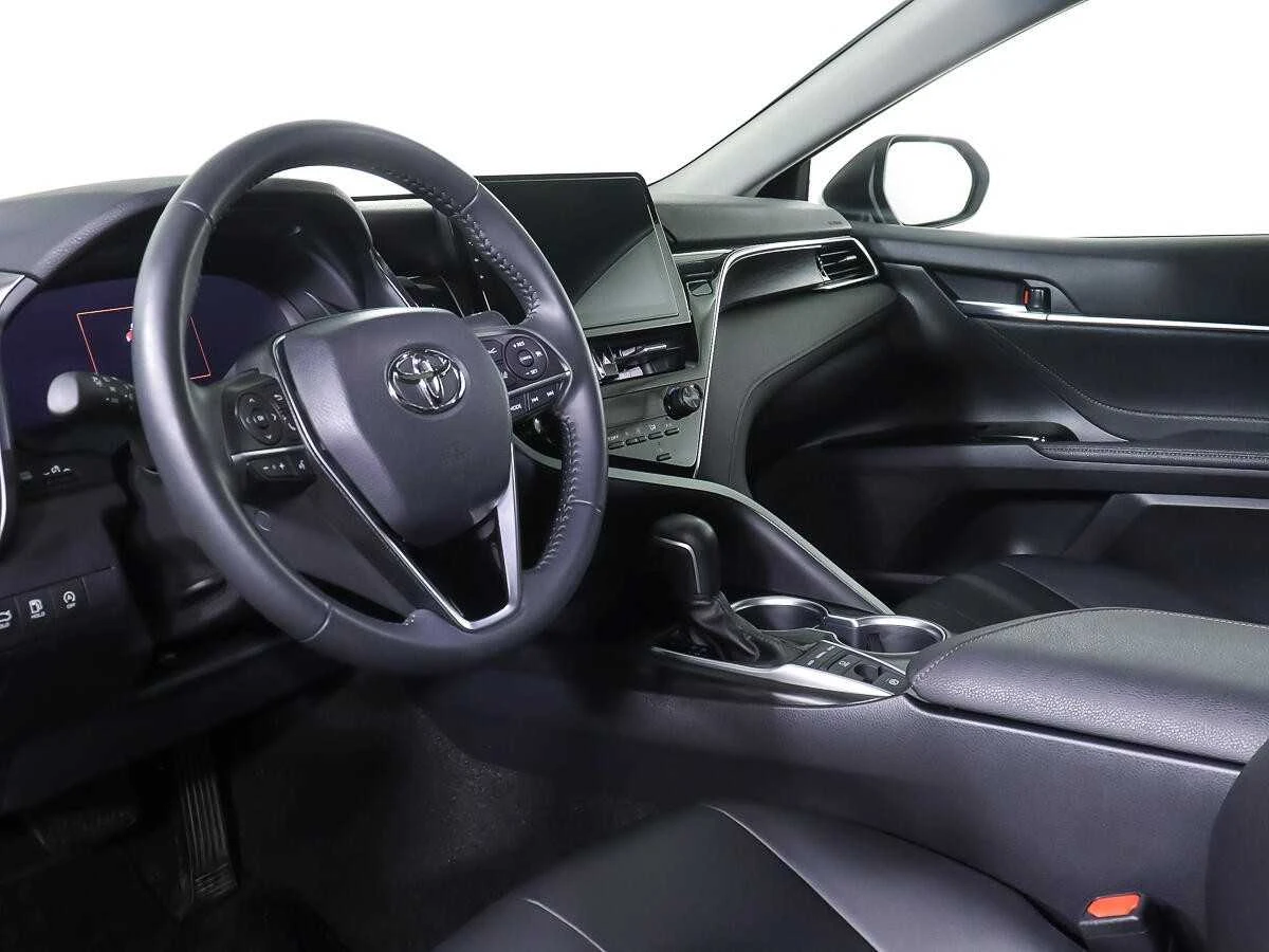 TOYOTA CAMRY, Серебряный, 2022, Автоматическая, 209 л.с., цена от 2 432 000 руб.