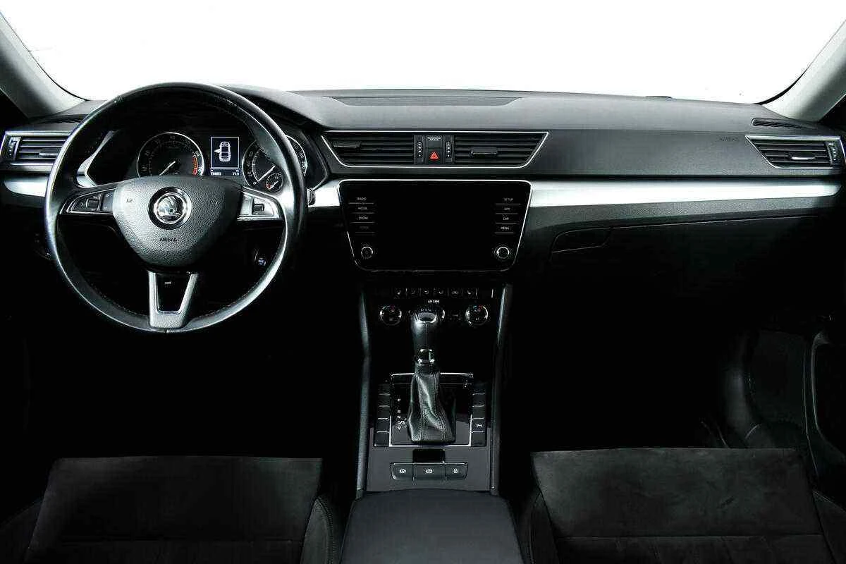 Skoda Superb, Серый, 2017, Робот, 180 л.с., цена от 1 195 000 руб.