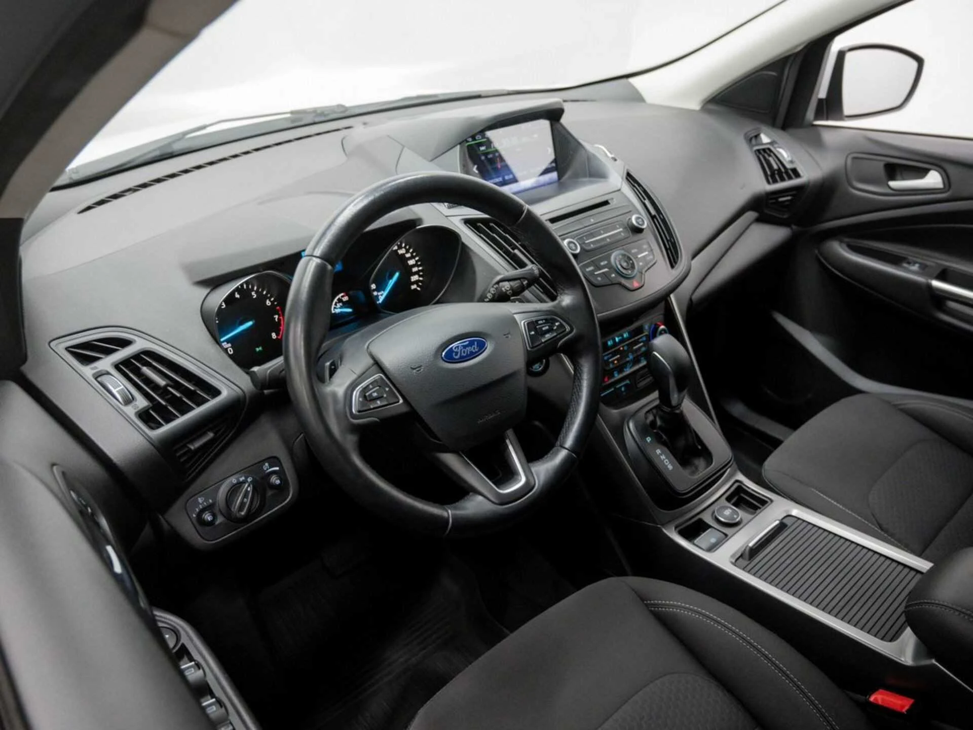 FORD KUGA, Белый, 2017, Автоматическая, 150 л.с., цена от 1 039 200 руб.