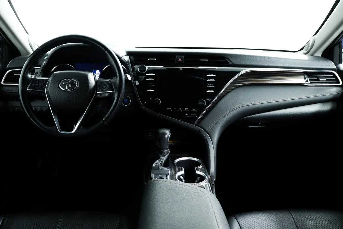 TOYOTA CAMRY, Белый, 2019, Автоматическая, 249 л.с., цена от 2 392 000 руб.