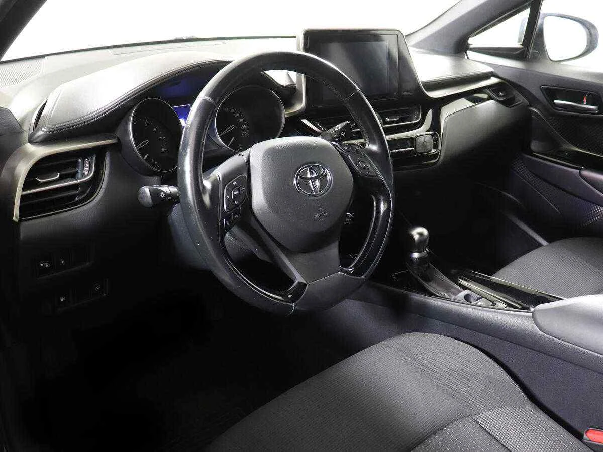 Toyota C-HR, Белый, 2018, Вариатор, 148 л.с., цена от 1 355 000 руб.