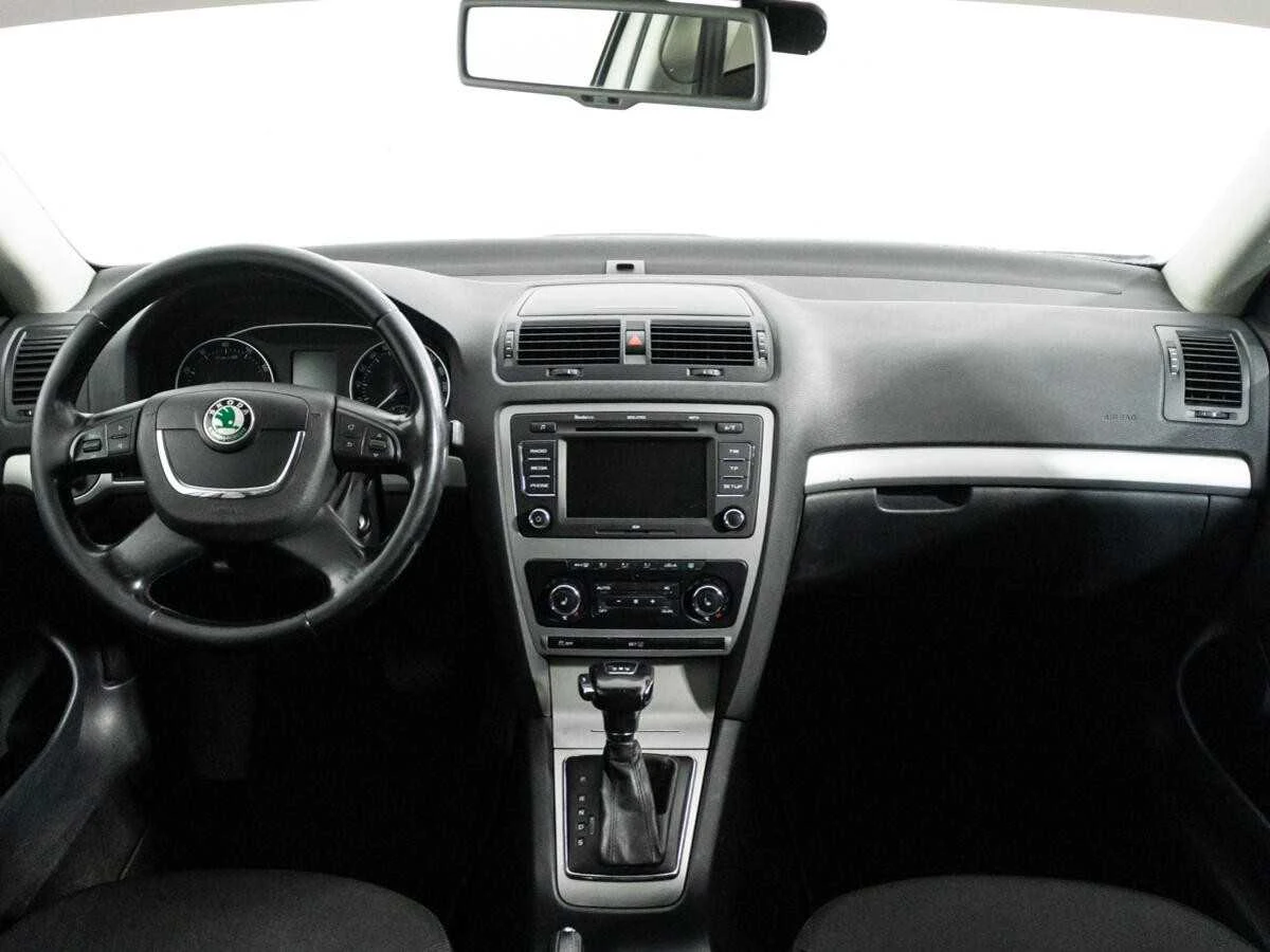 SKODA OCTAVIA, Белый, 2011, Робот, 122 л.с., цена от 512 000 руб.