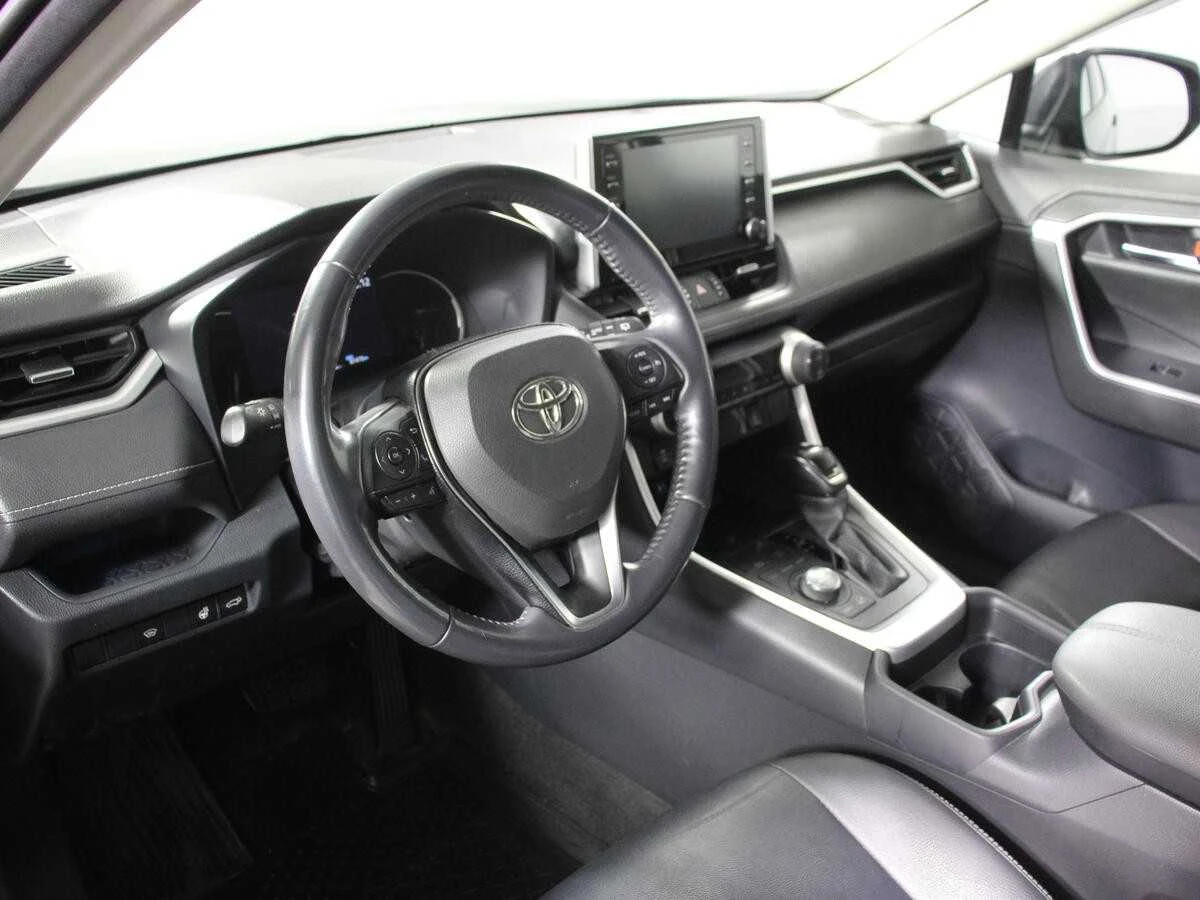 TOYOTA RAV4, Черный, 2020, Автоматическая, 199 л.с., цена от 2 352 000 руб.