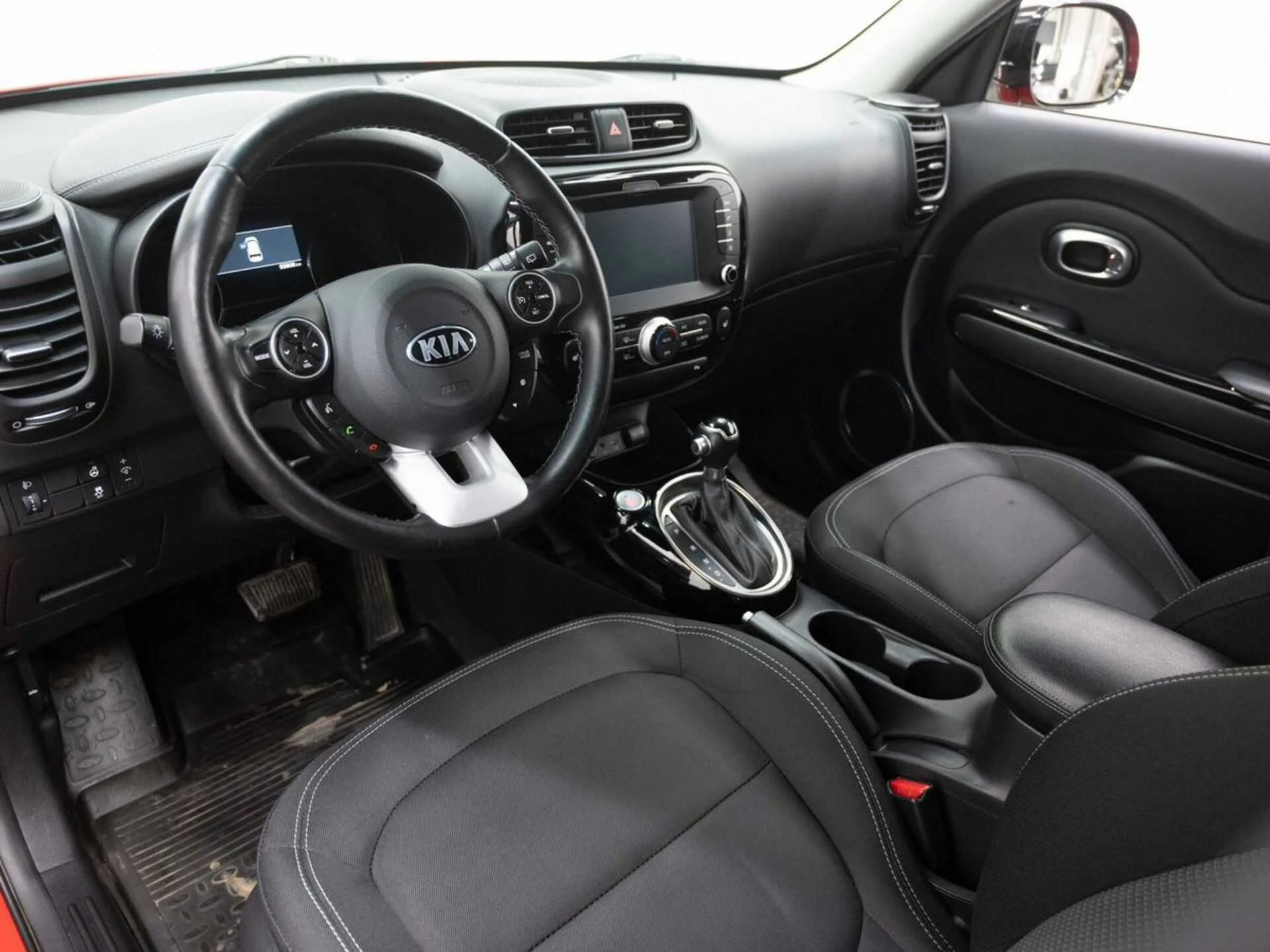 KIA SOUL, Красный, 2017, Автоматическая, 132 л.с., цена от 1 024 000 руб.