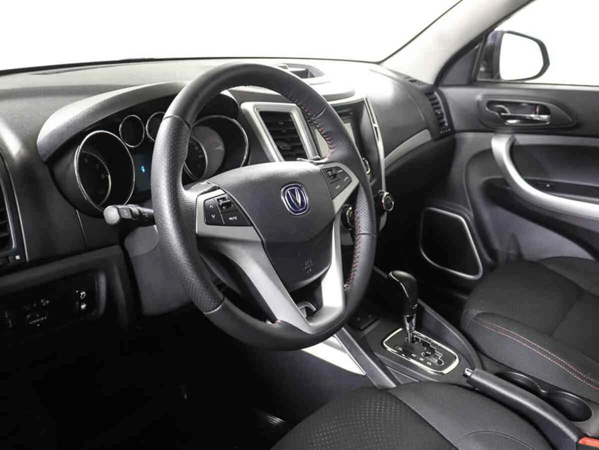Changan CS35, Коричневый, 2018, Автоматическая, 113 л.с., цена от 1 260 000 руб.