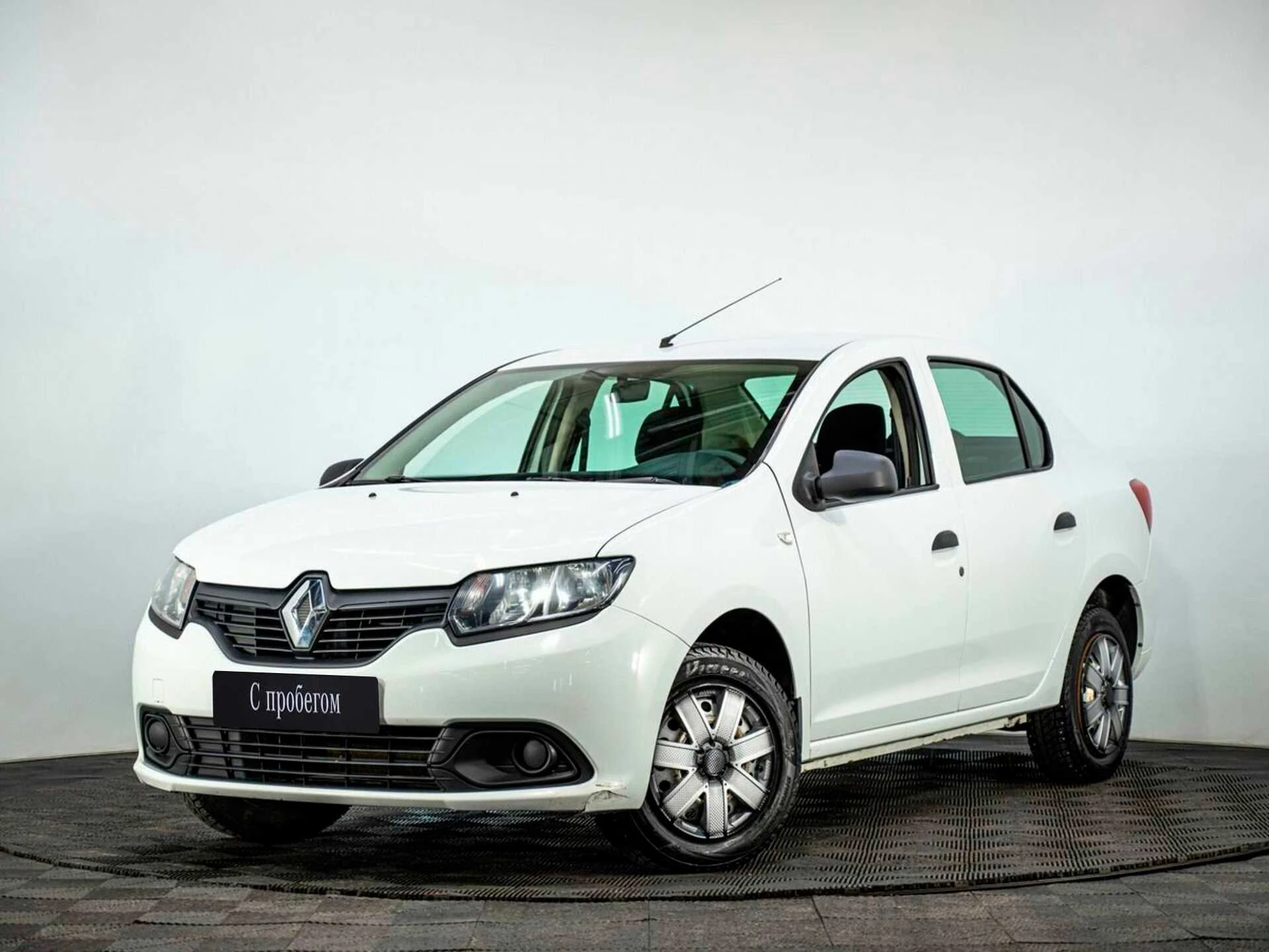 RENAULT LOGAN, Белый, 2017, Механическая, 82 л.с., цена от 600 000 руб.