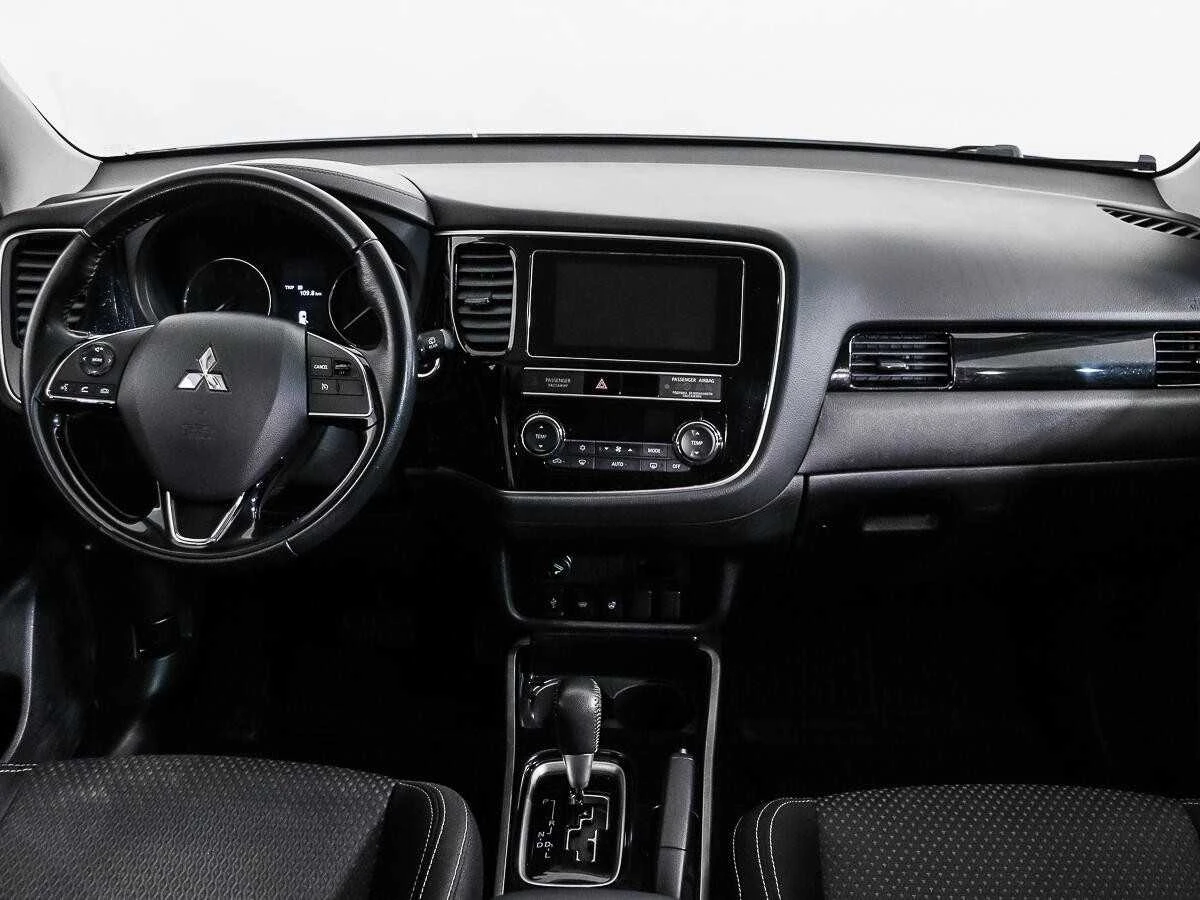 MITSUBISHI OUTLANDER, Белый, 2019, Вариатор, 146 л.с., цена от 1 504 000 руб.