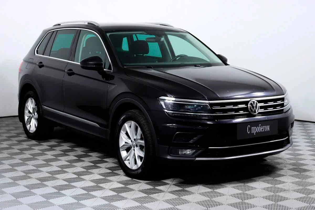 VOLKSWAGEN TIGUAN, Черный, 2017, Робот, 150 л.с., цена от 1 331 200 руб.