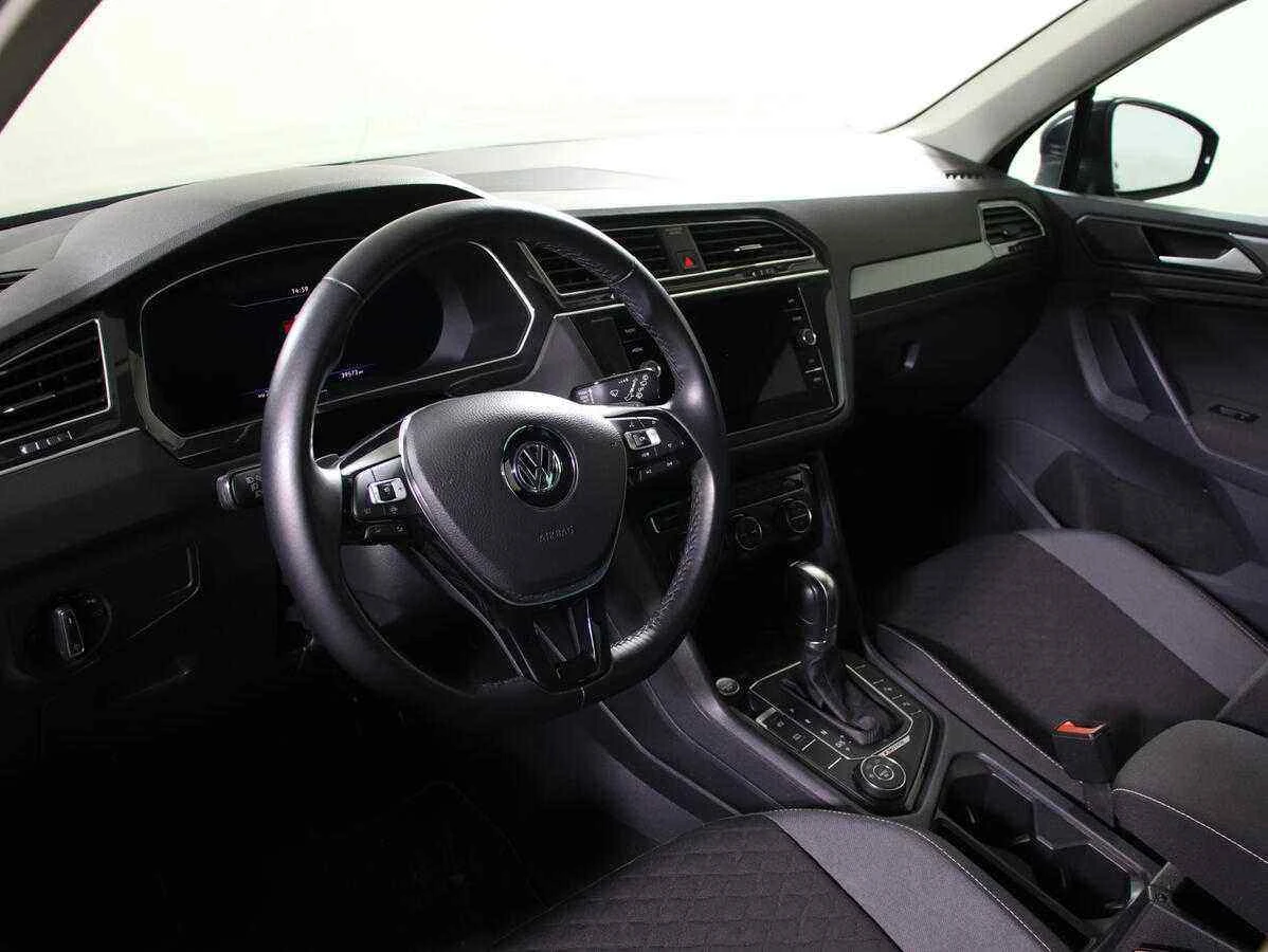 Volkswagen Tiguan, Черный, 2018, Робот, 180 л.с., цена от 1 503 000 руб.