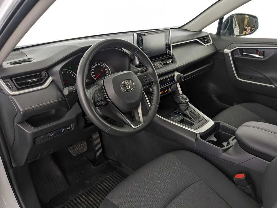 TOYOTA RAV4, Белый, 2021, Вариатор, 149 л.с., цена от 2 332 800 руб.