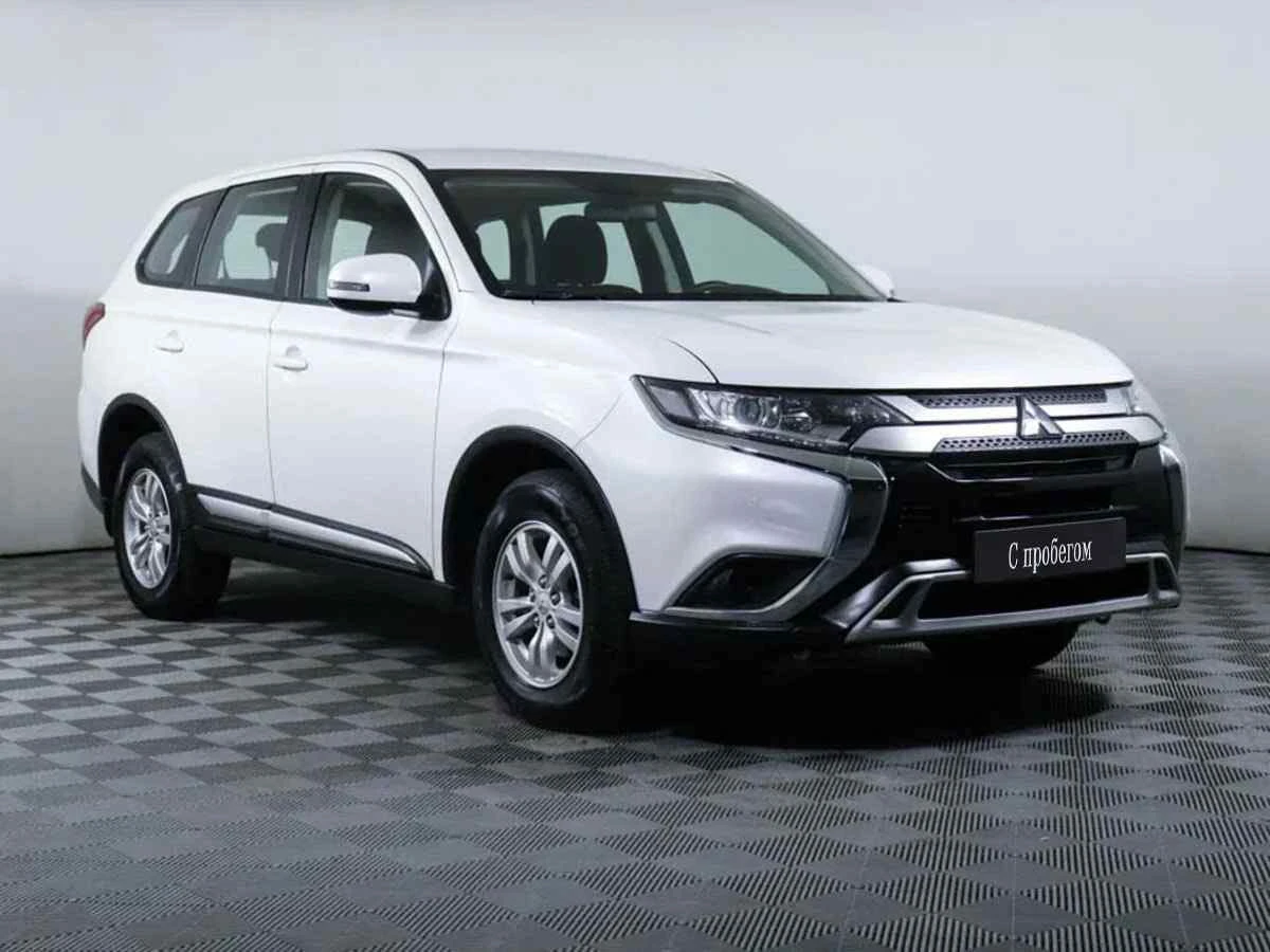 Mitsubishi Outlander, Белый, 2018, Вариатор, 146 л.с., цена от 1 849 000 руб.
