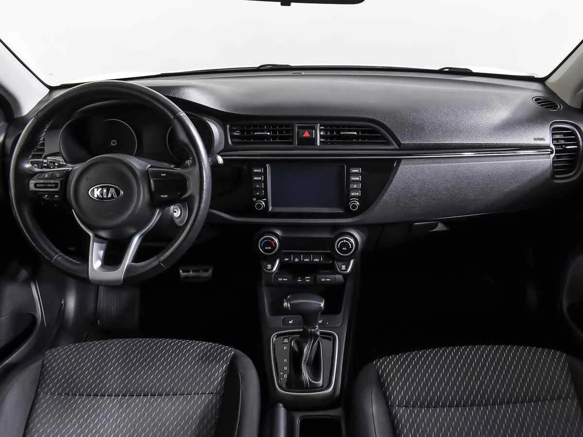 KIA X-Line, Белый, 2018, Автоматическая, 123 л.с., цена от 950 000 руб.