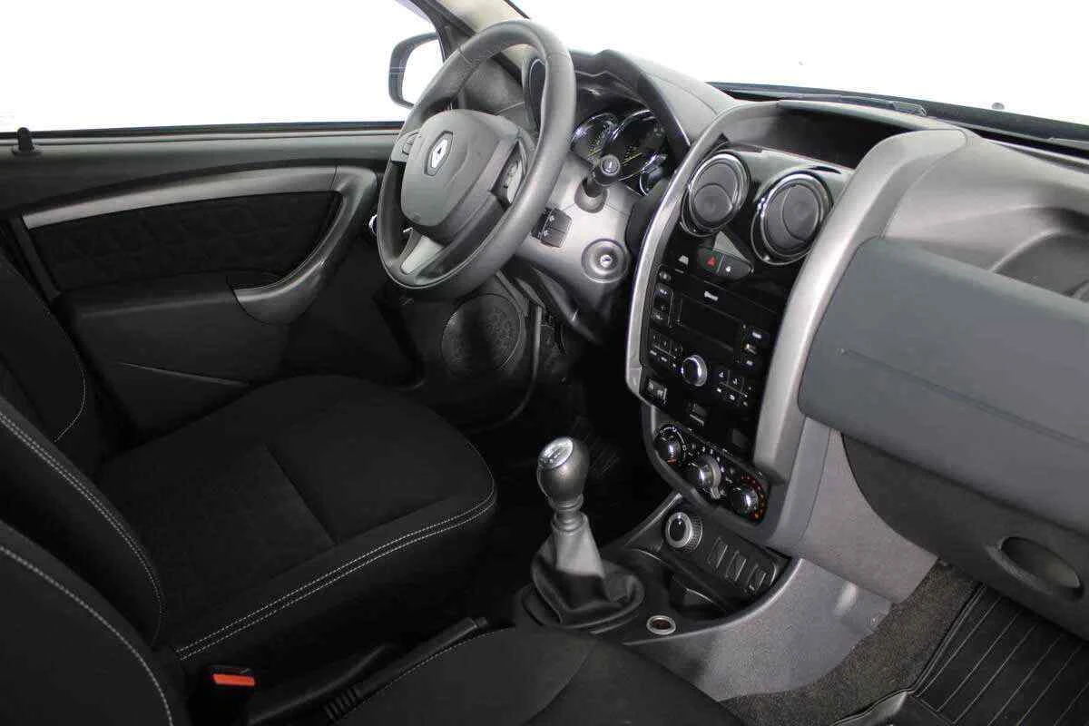 Renault Duster, Черный, 2017, Механическая, 143 л.с., цена от 1 064 600 руб.