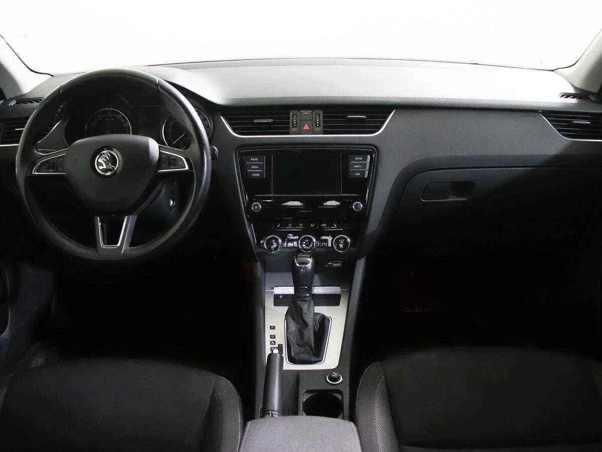 Skoda Octavia, Белый, 2017, Автоматическая, 110 л.с., цена от 990 000 руб.