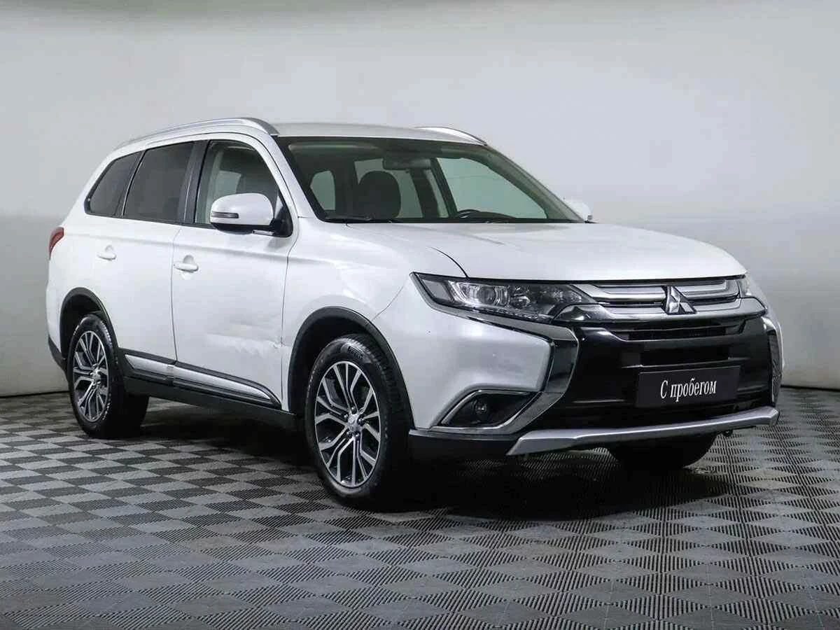 Mitsubishi Outlander, Белый, 2018, Вариатор, 146 л.с., цена от 1 289 000 руб.