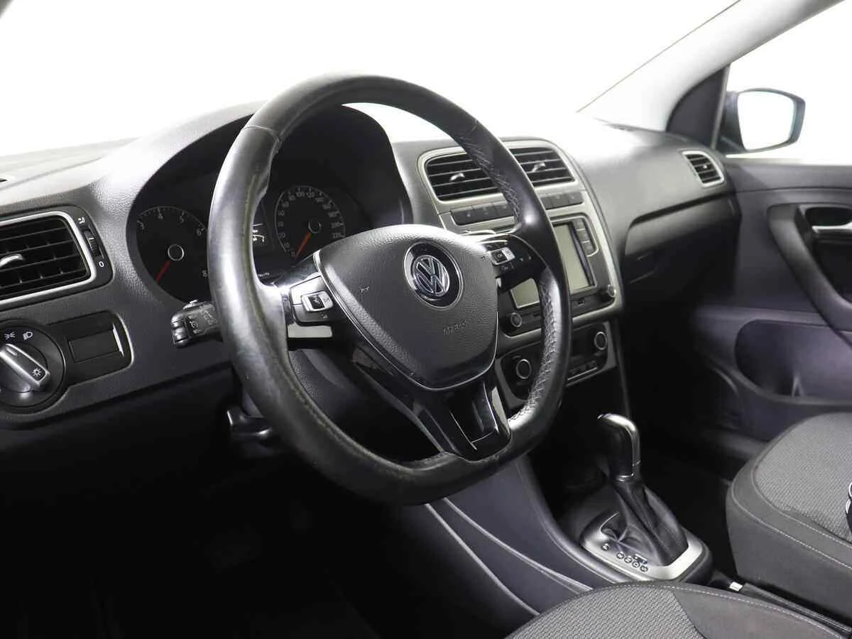 Volkswagen Polo, Черный, 2018, Робот, 125 л.с., цена от 599 000 руб.