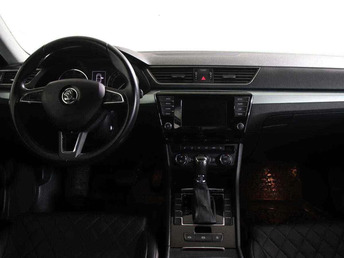 Skoda Superb, Коричневый, 2018, Робот, 180 л.с., цена от 1 569 000 руб.