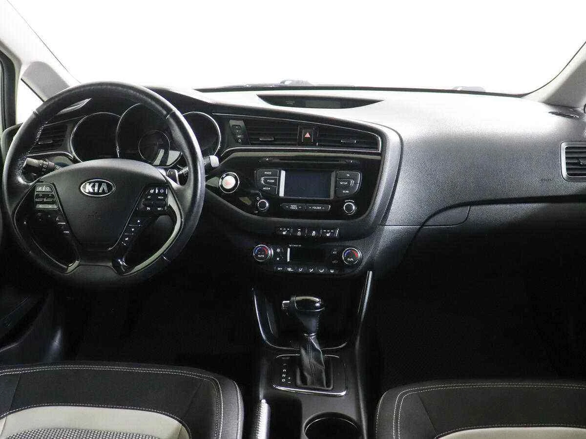 KIA Ceed, Бежевый, 2016, Робот, 135 л.с., цена от 760 000 руб.