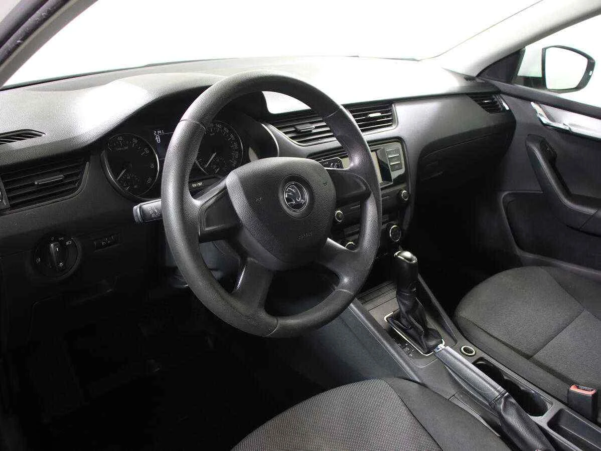 Skoda Octavia, Белый, 2015, Автоматическая, 110 л.с., цена от 790 000 руб.