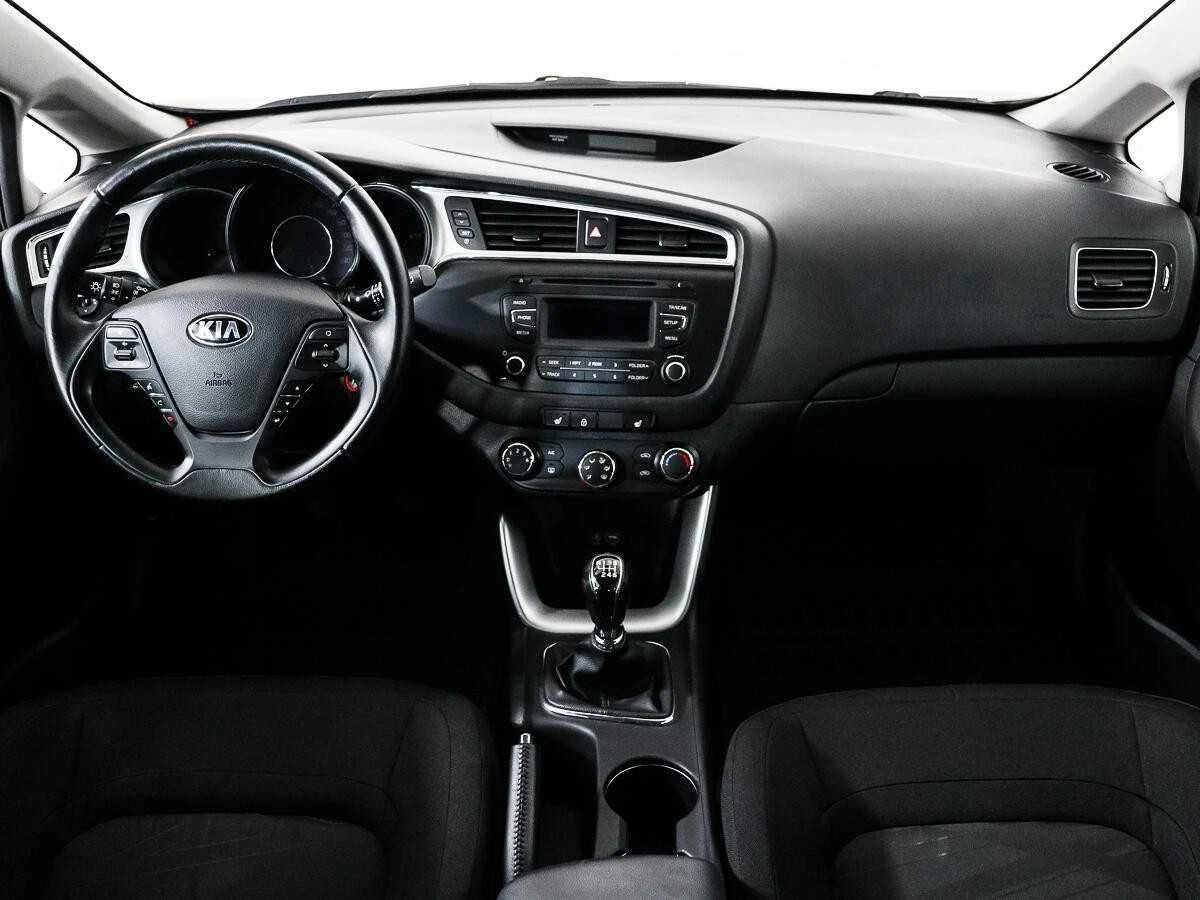 KIA CEED, Желтый, 2015, Механическая, 130 л.с., цена от 648 000 руб.