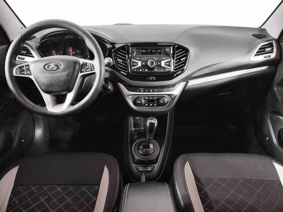 LADA Vesta SW Cross, Белый, 2019, Робот, 122 л.с., цена от 675 000 руб.