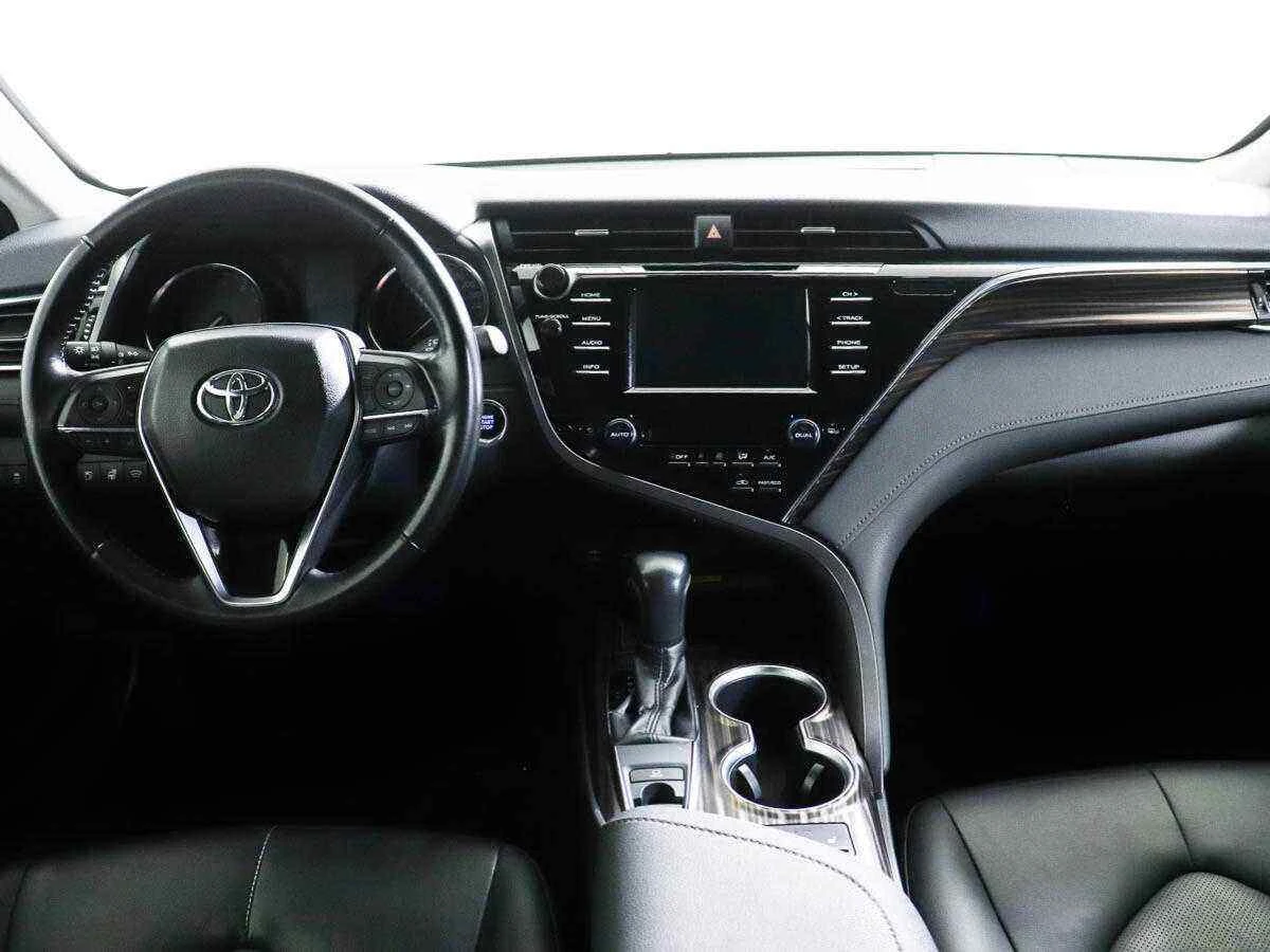 Toyota Camry, Бежевый, 2018, Автоматическая, 181 л.с., цена от 2 295 000 руб.