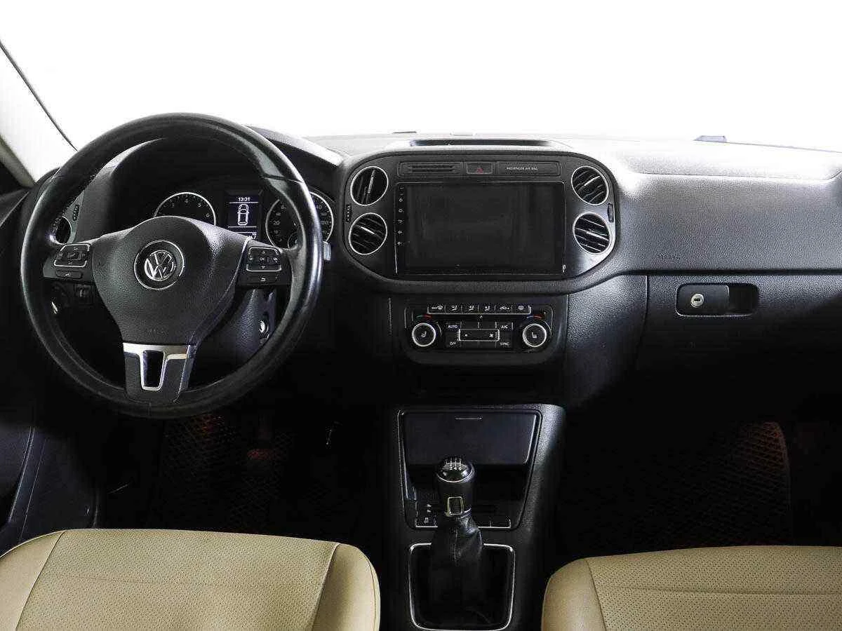Volkswagen Tiguan, Серебряный, 2013, Механическая, 122 л.с., цена от 466 000 руб.