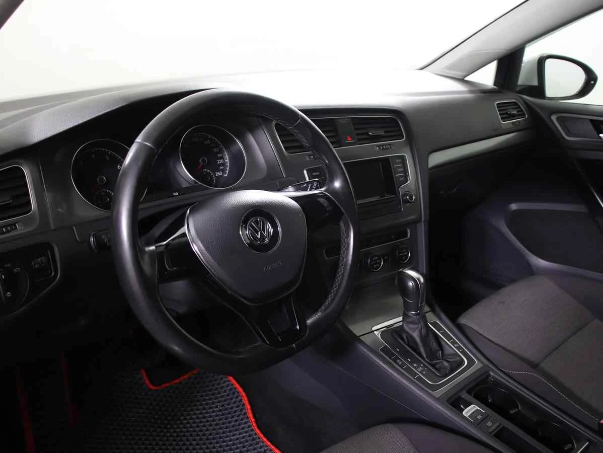 Volkswagen Golf, Белый, 2013, Робот, 105 л.с., цена от 480 000 руб.