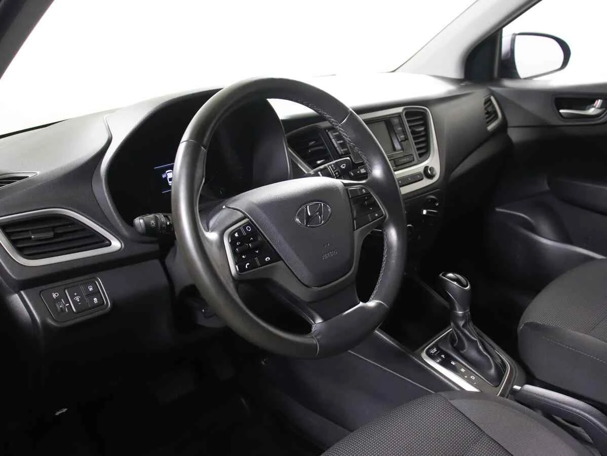 Hyundai Solaris, Серый, 2017, Автоматическая, 123 л.с., цена от 515 000 руб.