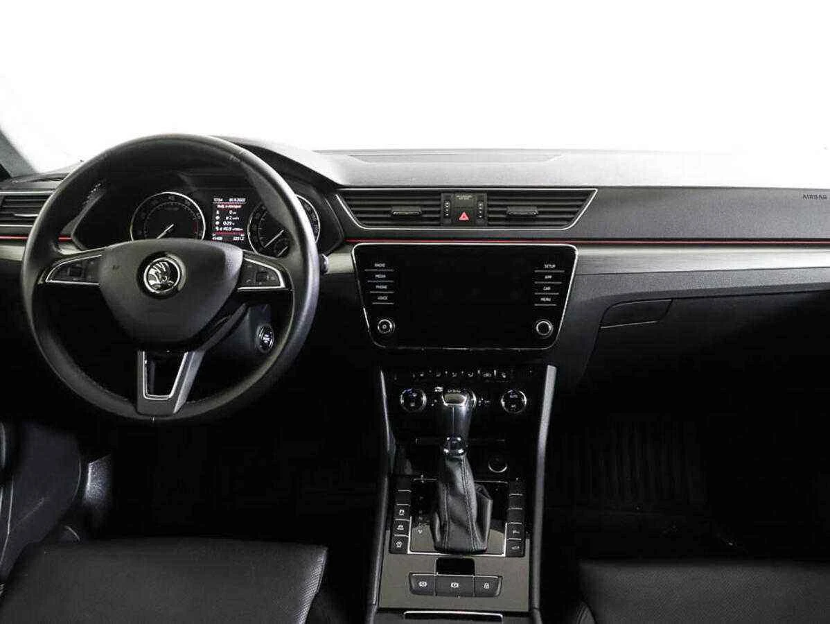 Skoda Superb, Черный, 2018, Робот, 220 л.с., цена от 1 540 000 руб.