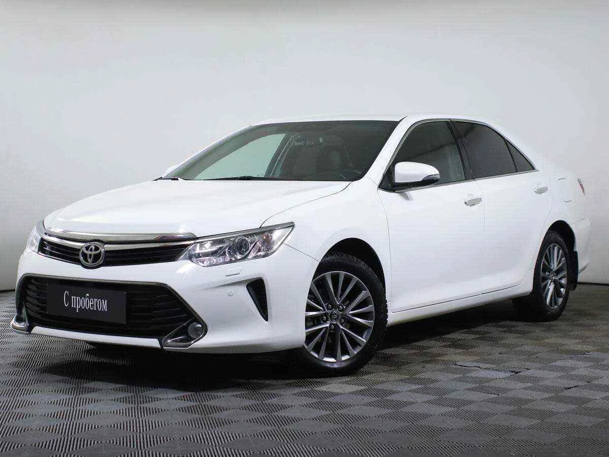Toyota Camry, Белый, 2017, Автоматическая, 181 л.с., цена от 1 429 000 руб.