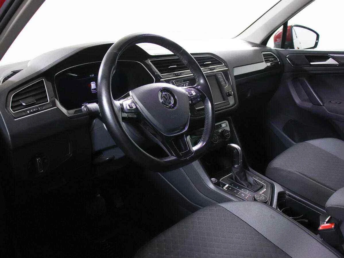 Volkswagen Tiguan, Красный, 2019, Робот, 150 л.с., цена от 1 599 000 руб.