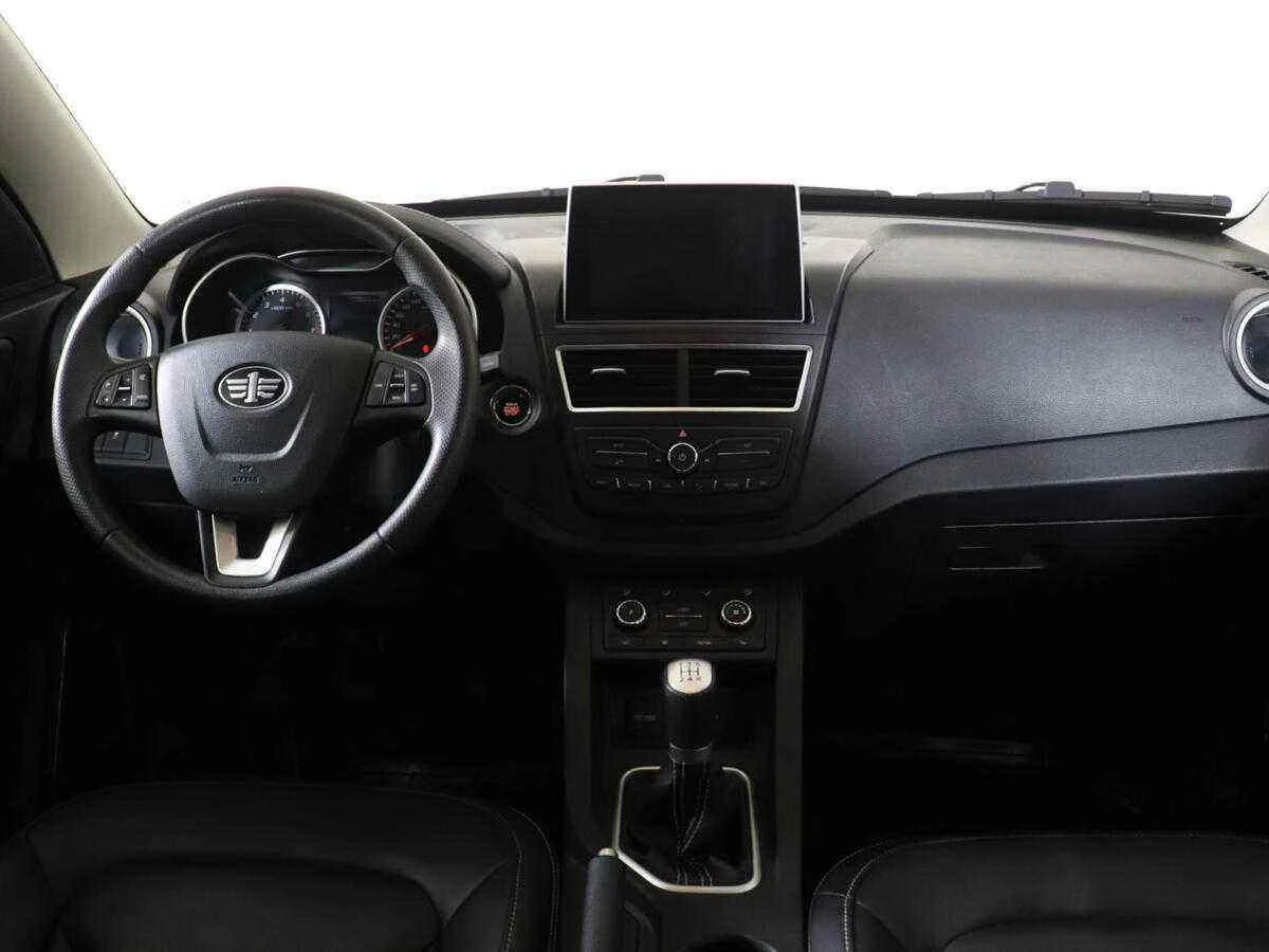 FAW Besturn X40, Белый, 2020, Механическая, 108 л.с., цена от 1 310 000 руб.