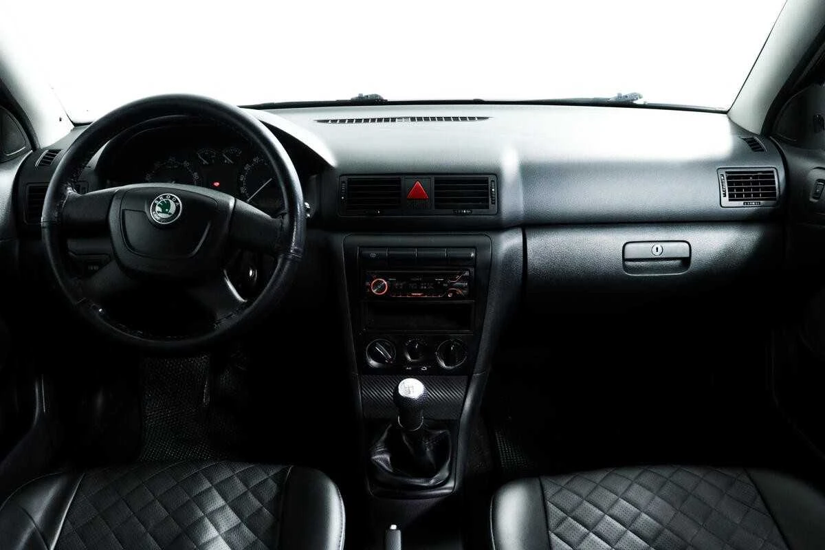 SKODA OCTAVIA, Черный, 2010, Механическая, 75 л.с., цена от 280 000 руб.