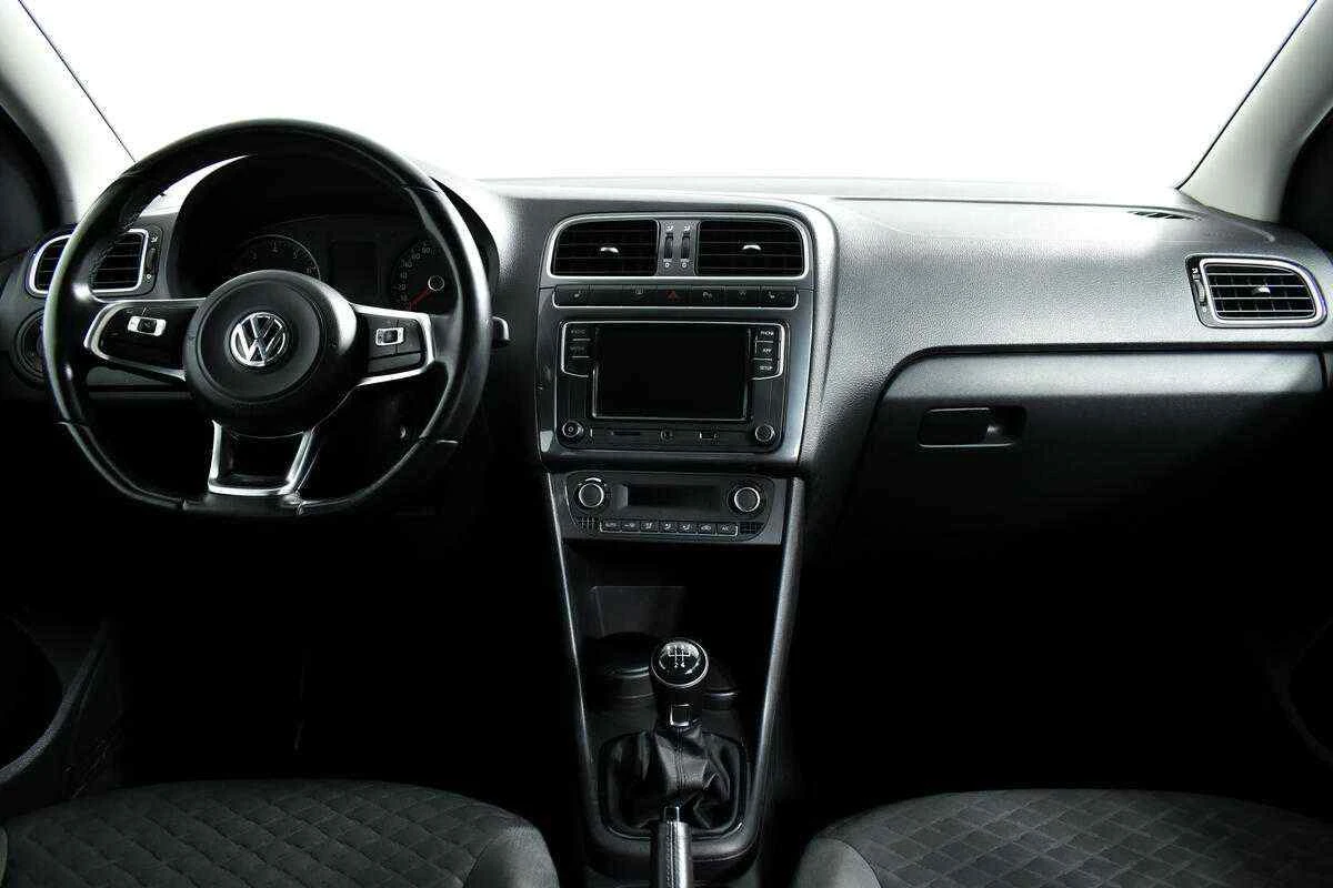 Volkswagen Polo, Серебряный, 2019, Механическая, 110 л.с., цена от 454 000 руб.