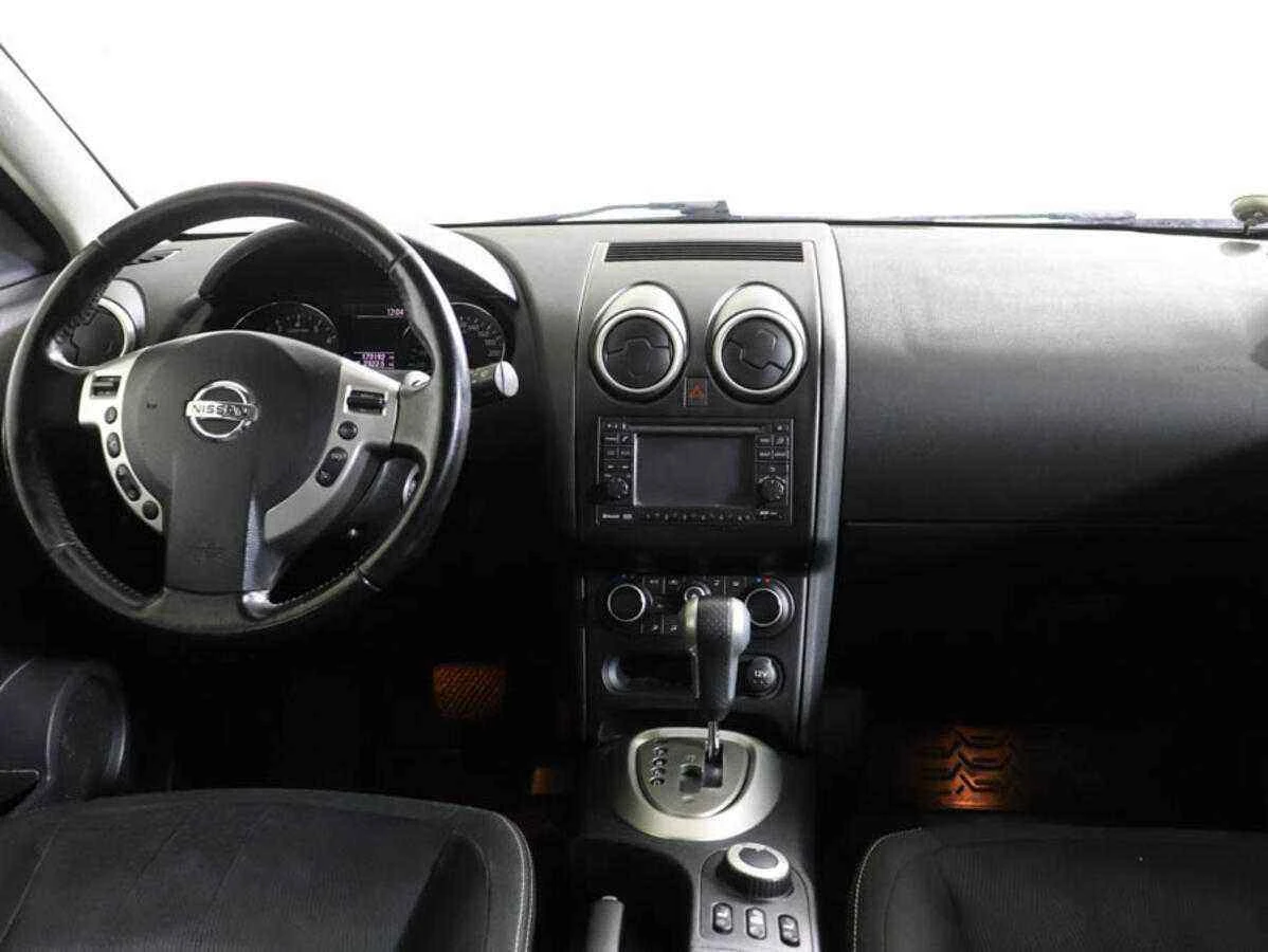 Nissan Qashqai, Красный, 2011, Вариатор, 141 л.с., цена от 445 000 руб.
