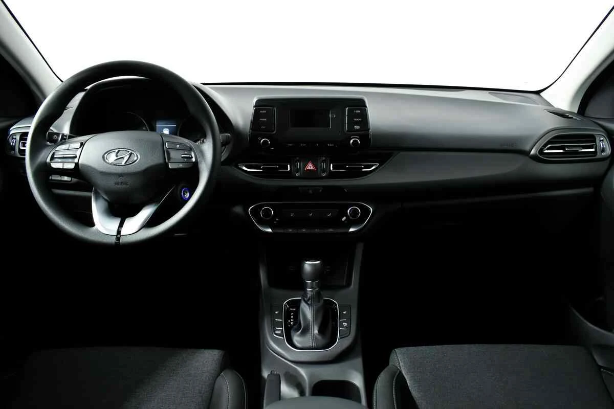 Hyundai i30, Черный, 2022, Автоматическая, 110 л.с., цена от 1 549 000 руб.