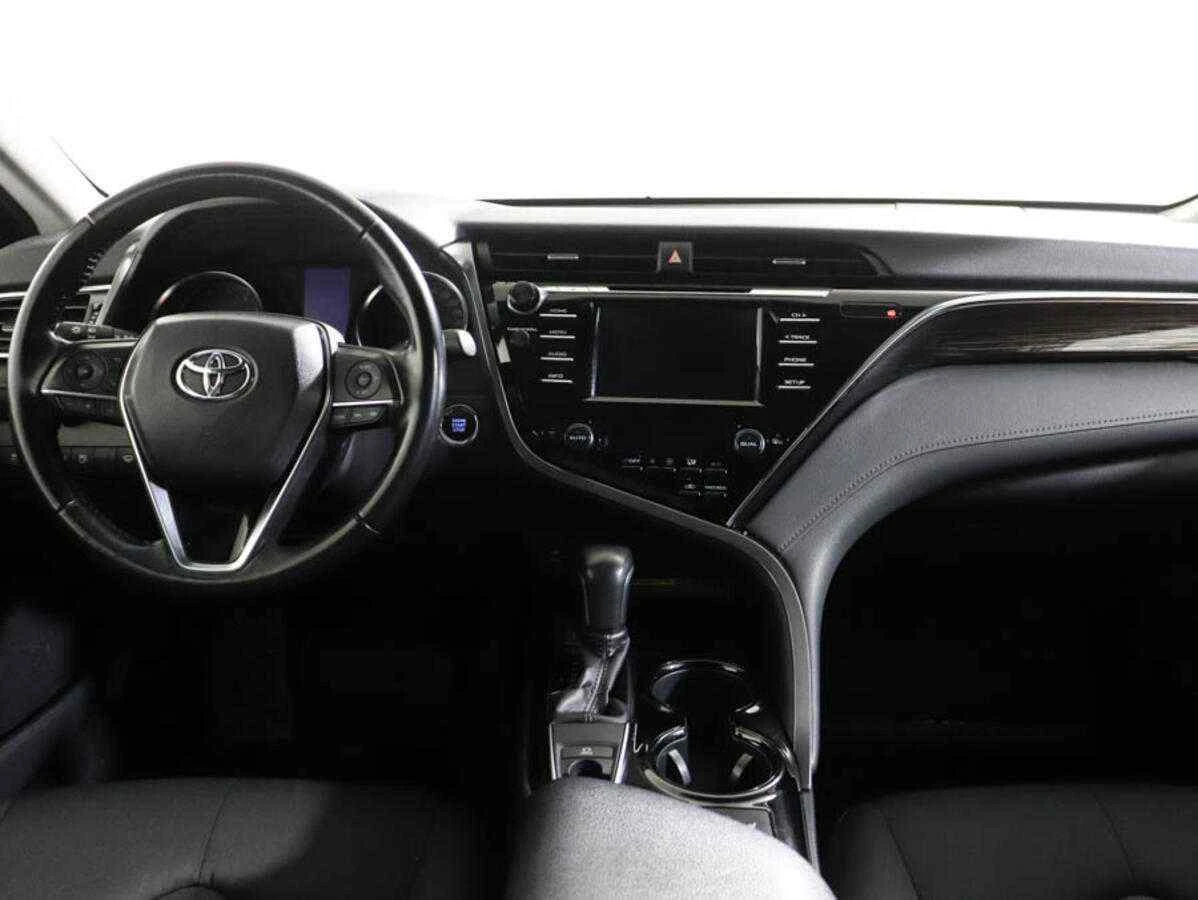 Toyota Camry, Черный, 2018, Автоматическая, 181 л.с., цена от 2 270 000 руб.