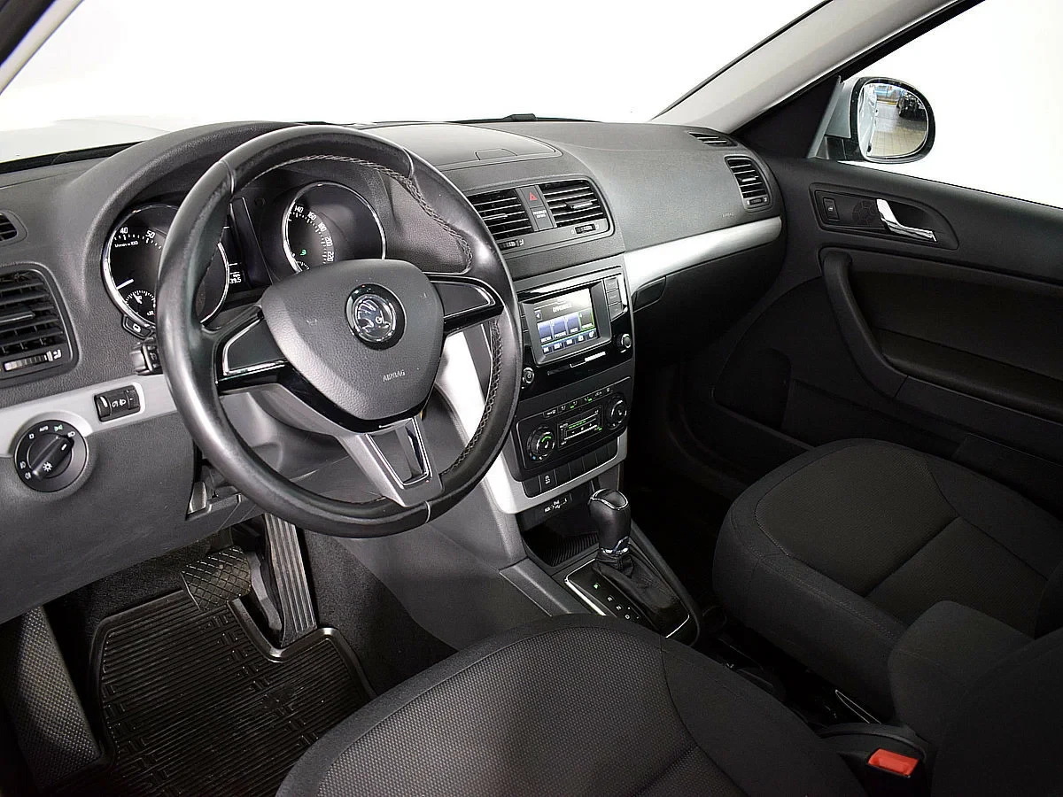 Skoda Yeti, Серый, 2015, Автоматическая, 110 л.с., цена от 949 000 руб.