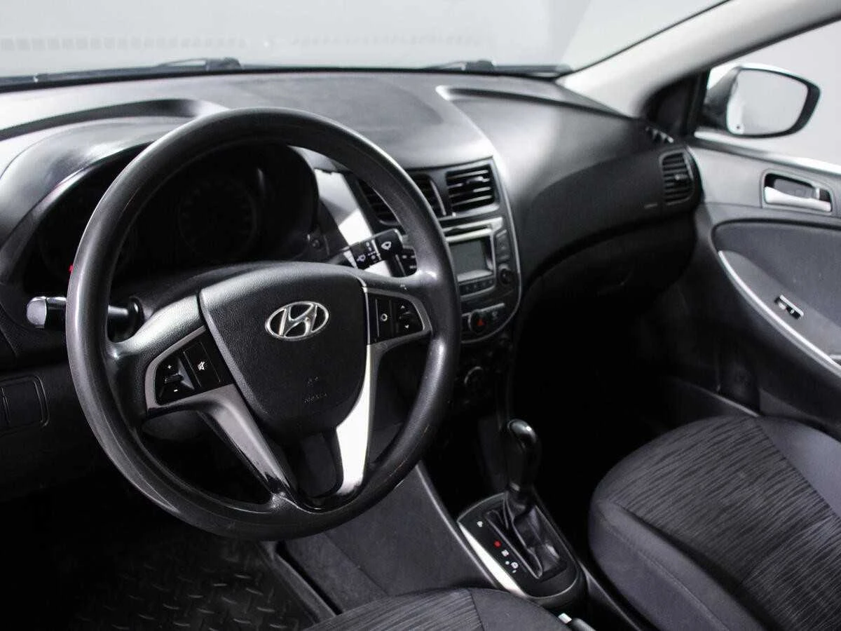 HYUNDAI SOLARIS, Белый, 2016, Автоматическая, 123 л.с., цена от 560 000 руб.