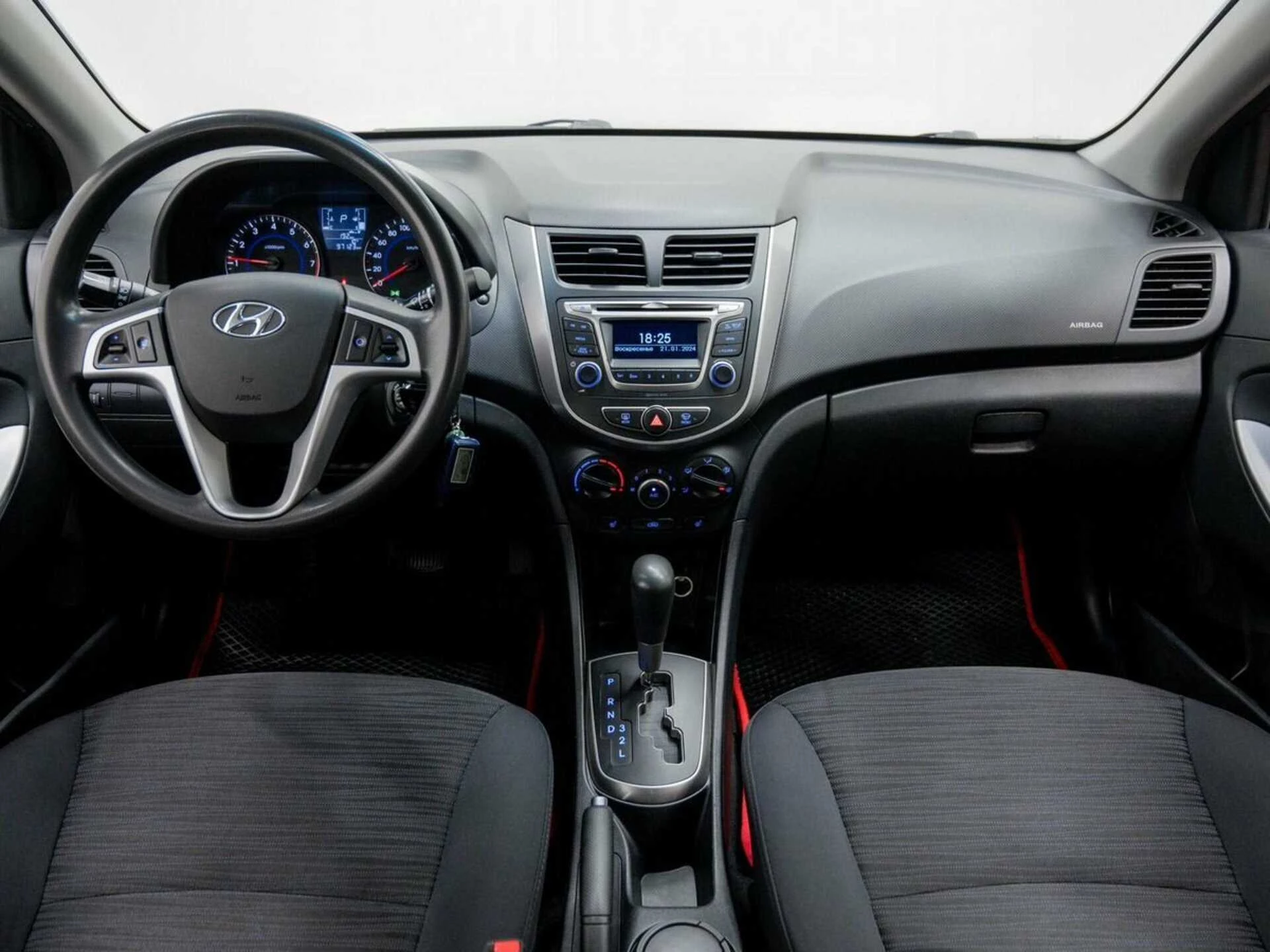 HYUNDAI SOLARIS, Красный, 2014, Автоматическая, 107 л.с., цена от 624 800 руб.
