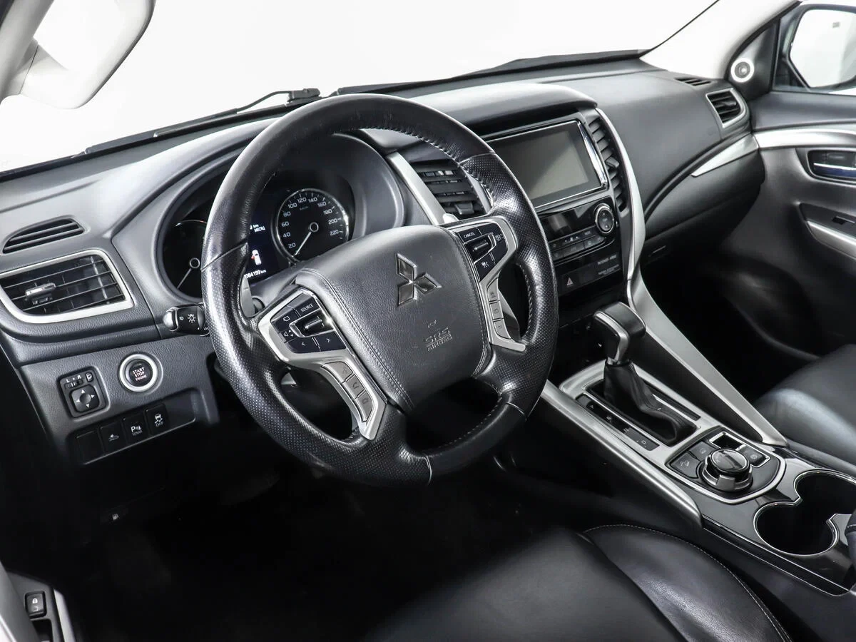 Mitsubishi Pajero Sport, Черный, 2017, Автоматическая, 181 л.с., цена от 2 115 000 руб.