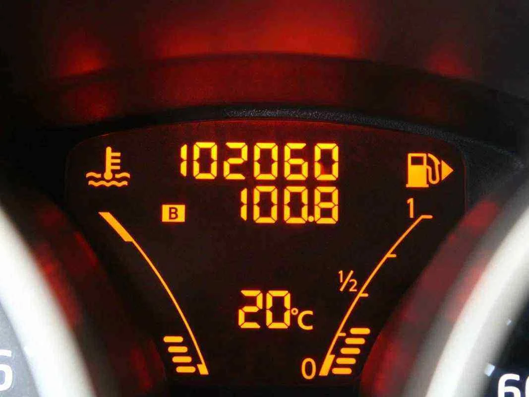 Nissan Juke, Серый, 2012, Вариатор, 117 л.с., цена от 494 000 руб.